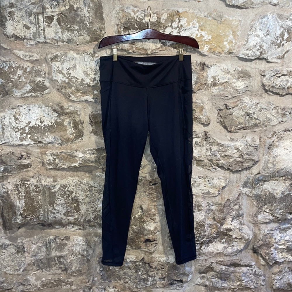Victoria’s Secret sport leggings